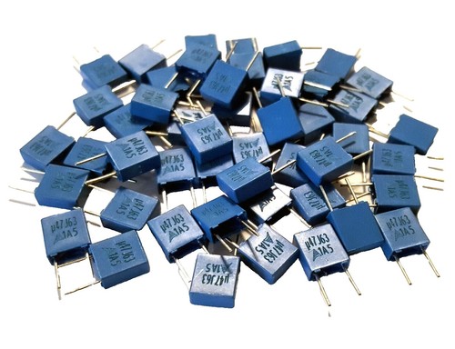 B81121CB125 EPCOS Capacitor 0.1uF 250VAC 10% RADIAL Parts Distributor B81121CB125 EPCOS Capacitor 0.1uF 250VAC 10% RADIAL