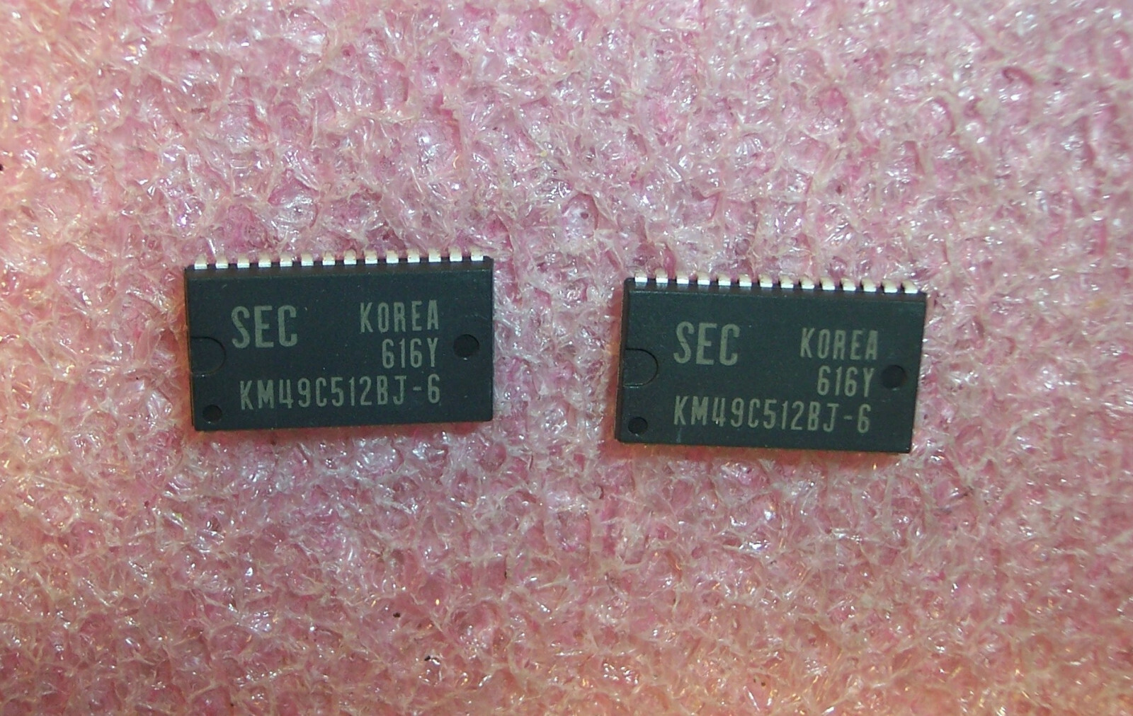 SAMSUNG KM49C512AJ-70 MOS Memory SOJ-28 Parts Distributor SAMSUNG KM49C512AJ-70 MOS Memory SOJ-28