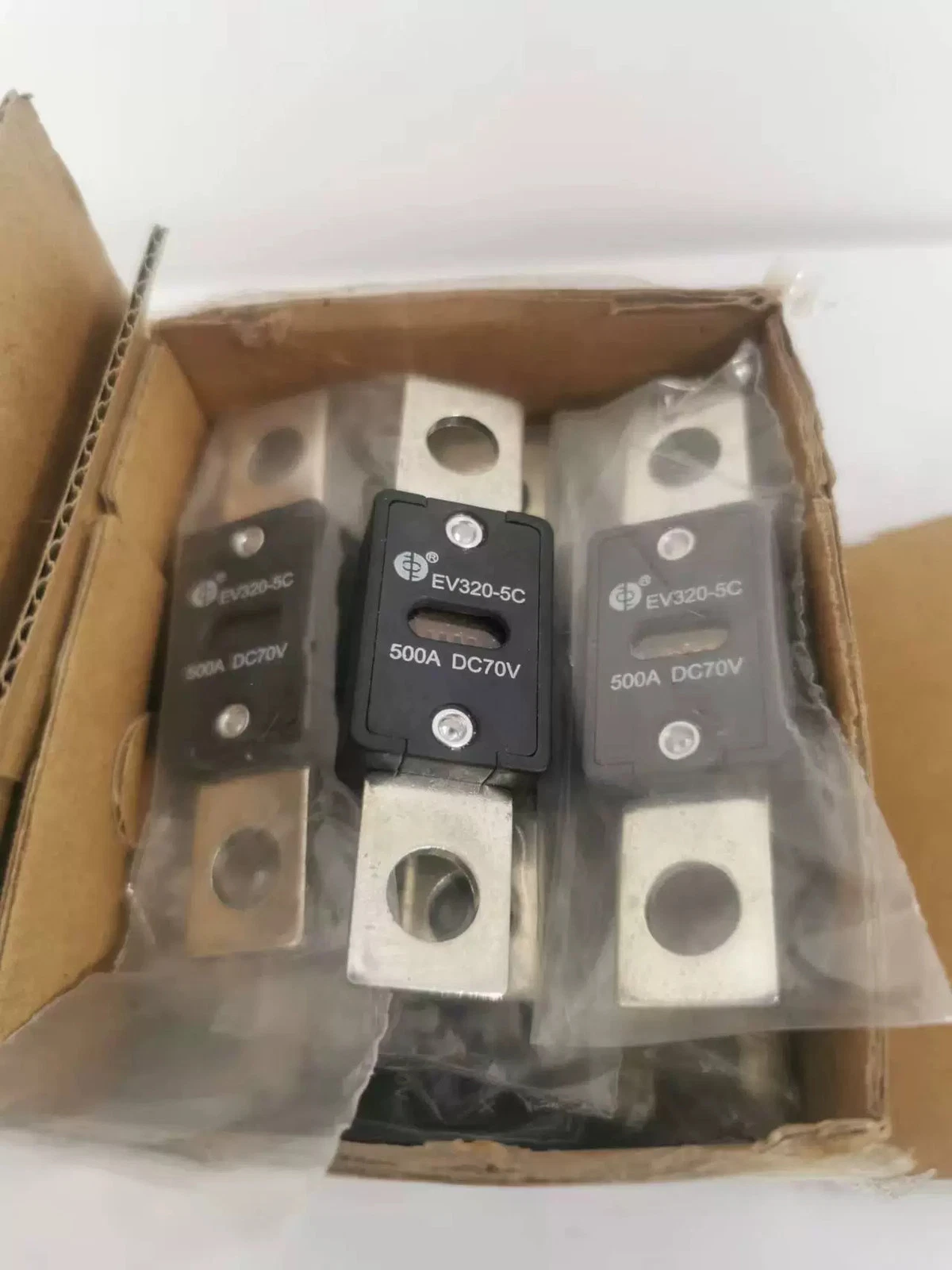 EV320-5C-150A70VDC Sinofuse EV Fuse 70V 150A Screw Mount Parts Distributor EV320-5C-150A70VDC Sinofuse EV Fuse 70V 150A Screw Mount