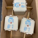 2031334.200 Siba Solar Fuse 200A 800V Blades Parts Distributor 2031334.200 Siba Solar Fuse 200A 800V Blades