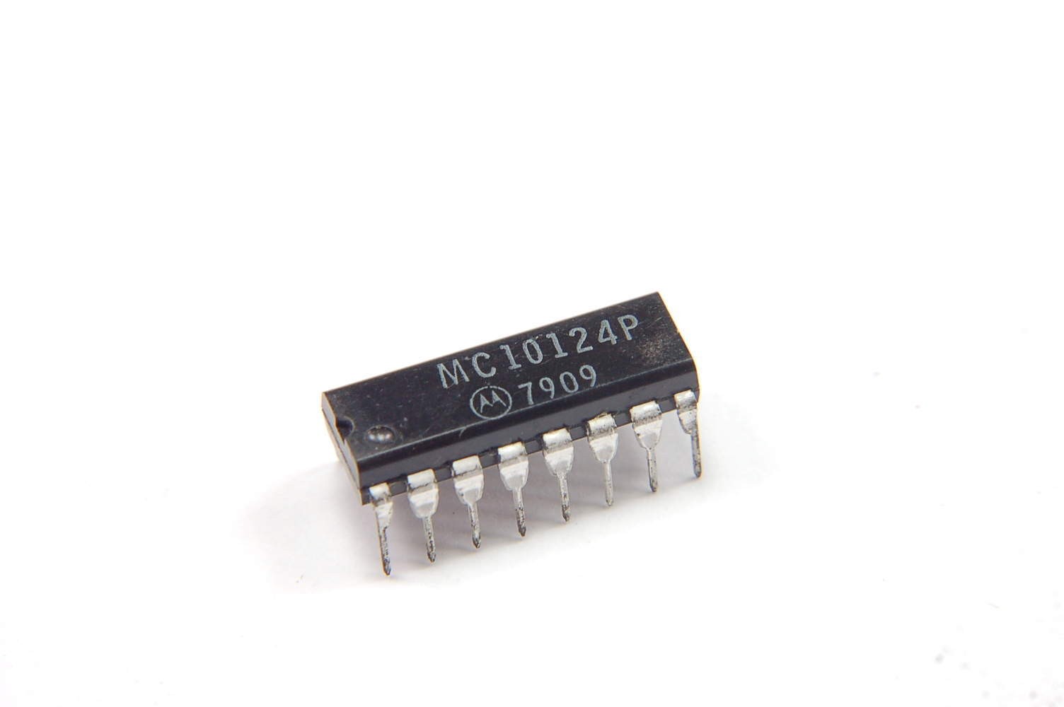 Motorola MC10124P IC Quad TTL to Ecl Translator PDIP16 Parts Distributor Motorola MC10124P IC Quad TTL to Ecl Translator PDIP16