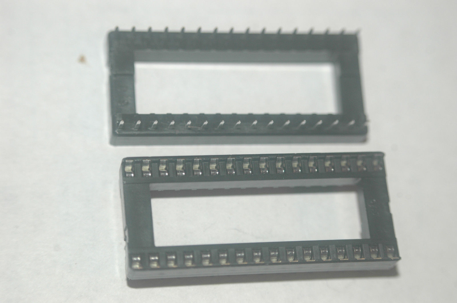 2-644018-3 TE Connectivity / AMP DIP Socket 32 Pin Parts Distributor 2-644018-3 TE Connectivity / AMP DIP Socket 32 Pin