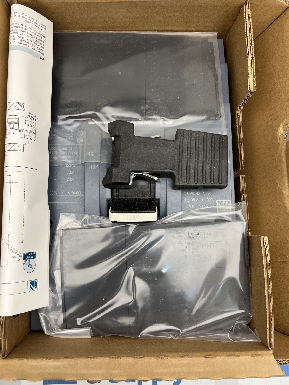 3VA6610-6JQ32-0AA0 Siemens Circuit Breaker 600V 1000A 3-Pole Parts Distributor 3VA6610-6JQ32-0AA0 Siemens Circuit Breaker 600V 1000A 3-Pole